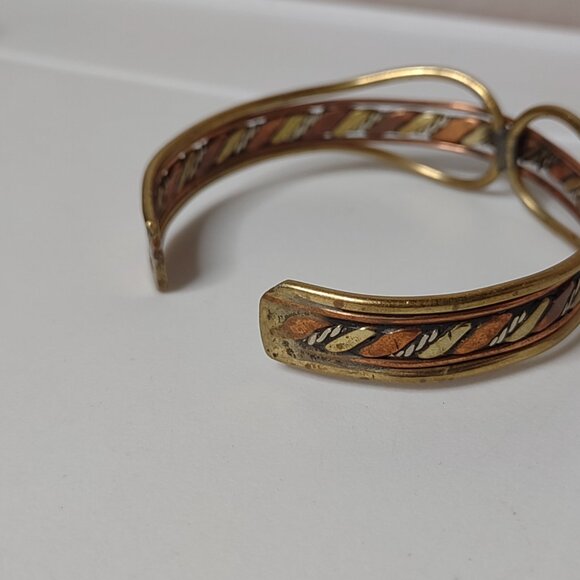 6.75 Inch Very Awesome Vintage Multi Tone Metal Cuff Bracelet - Picture 8 of 13